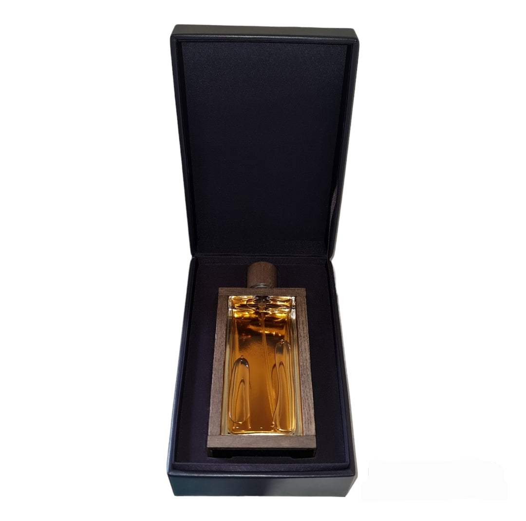 Guerlain Chamade Pour Homme Eau de Toilette 100ml. Front photo showing bottle in box, perfume, scent, cologne and fragrance.