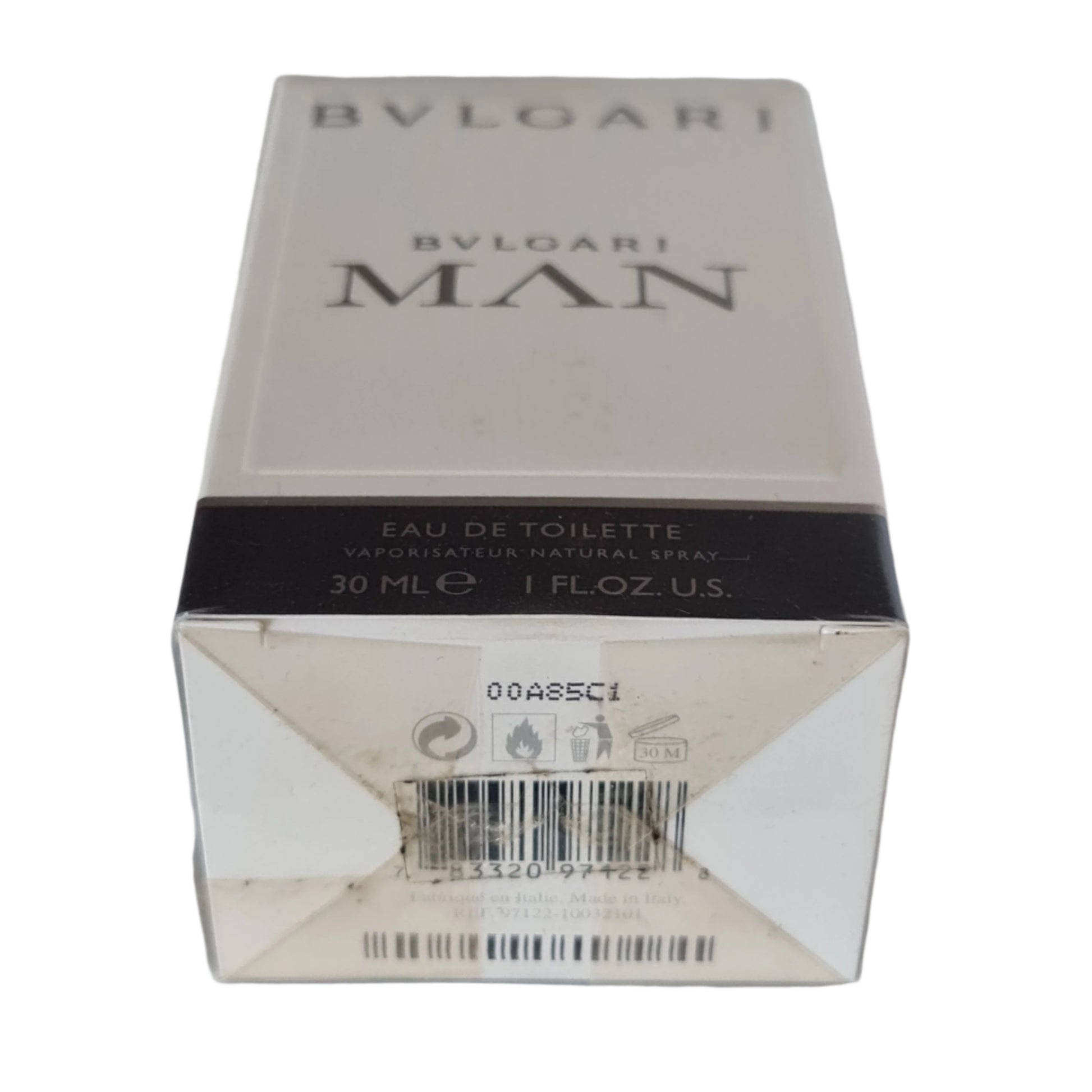 Photo showing base of the box.