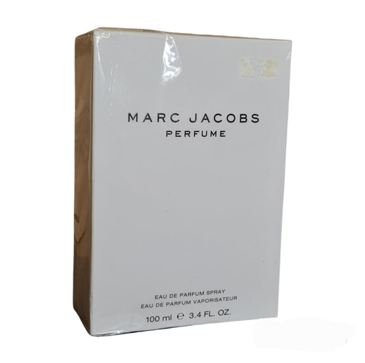 Photo showing Marc jacobs box at a angle.