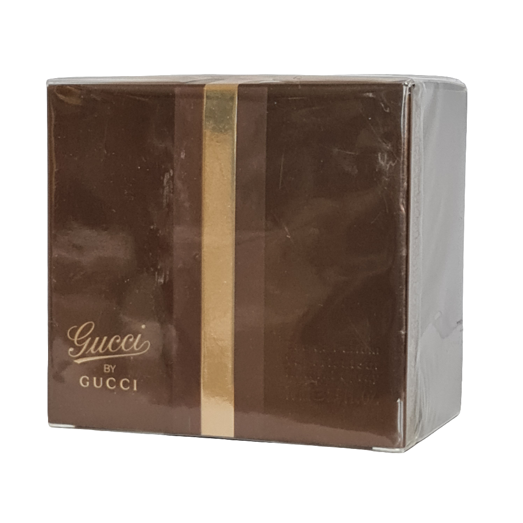 Second front angle of perfume box.