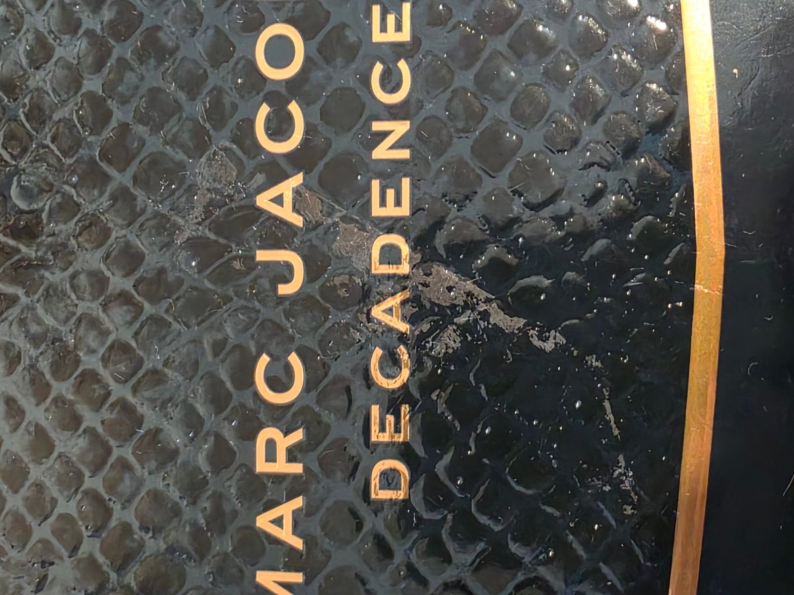 2025/08/1000000523-scaled.jpg marc jacobs decadence eau de parfum 50ml & sensual shower gel 75ml gift set