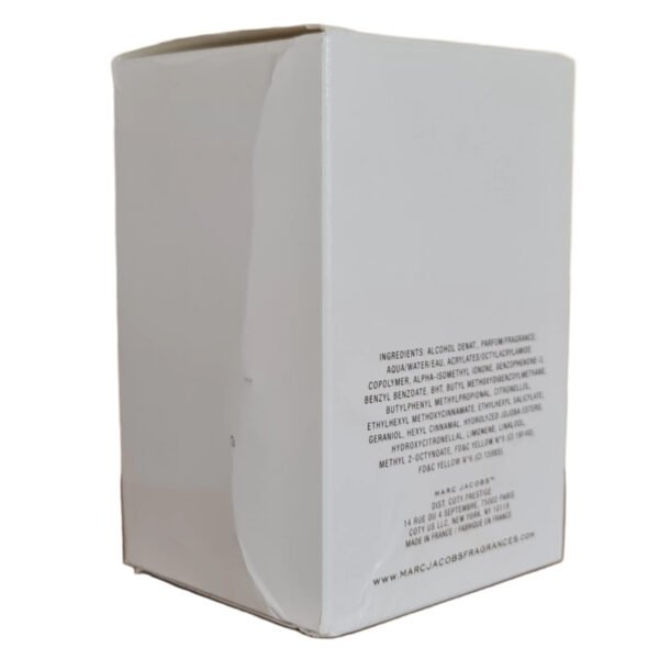 marc jacobs daisy 10th anniversary eau de toilette 100ml. unsealed imperfect box. see description. Photo showing two sides of box.