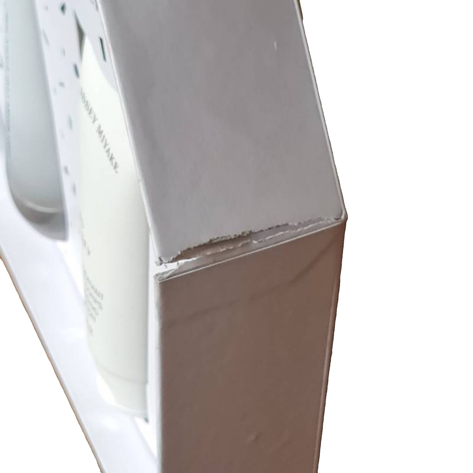 issey miyake l'eau d'issey pure eau de toilette 50ml 2 piece gift set. inside of gift set. issey miyake l'eau d'issey pure eau de toilette 50ml 2 piece gift set. Damage to internal case.