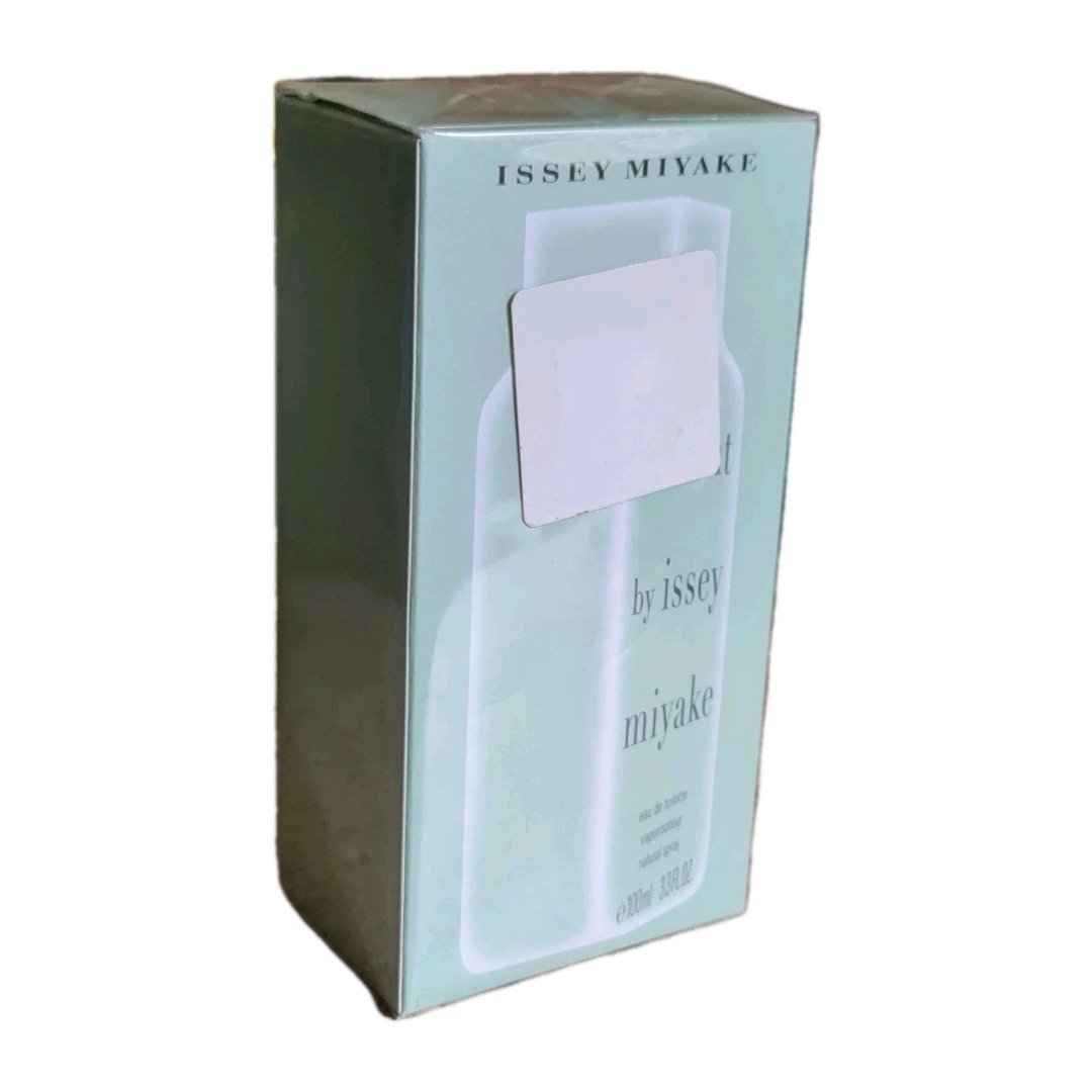 Issey Miyake A Scent Eau de Toilette 100ml issey miyake a scent eau de toilette 100ml. back of box photo.