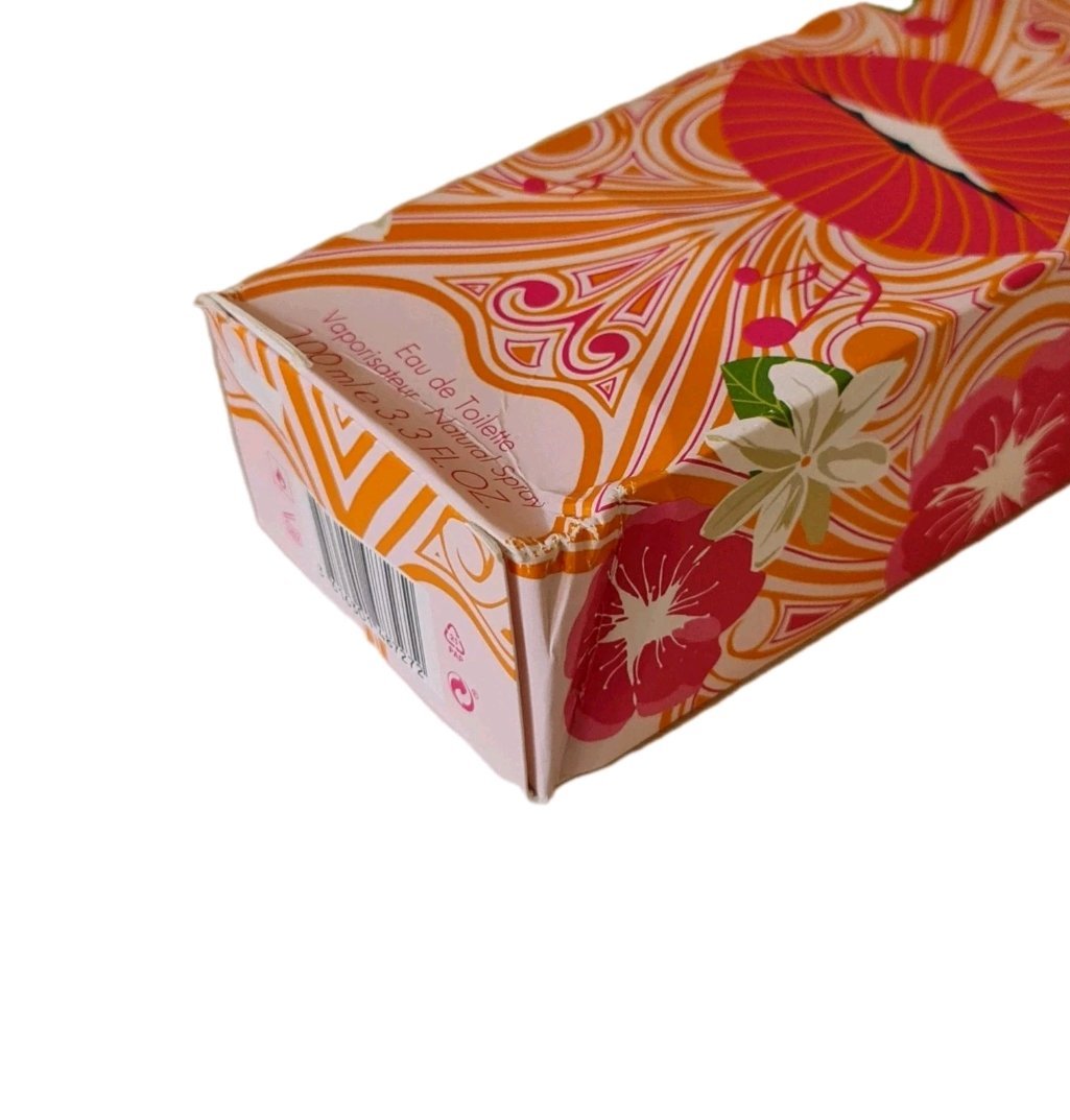 Escada Summer Festival Eau de Toilette 100ml Escada Summer Festival Eau de Toilette 100ml. Photo showing dent in box.