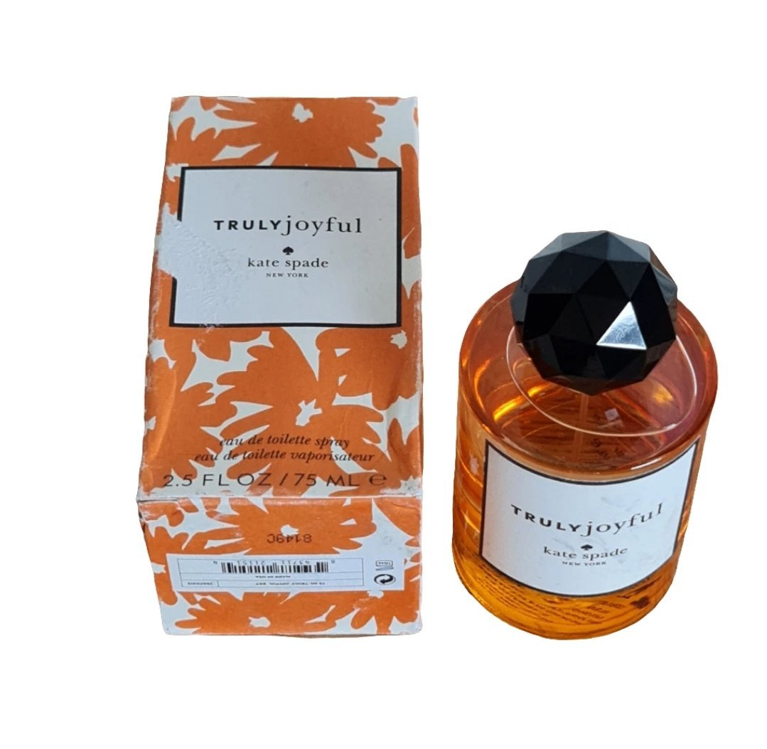 Kate Spade Truly Joyful Eau de Toilette 75ml Kate Spade Truly Joyful Eau de Toilette 75ml. Second photo fragrance box and bottle together.